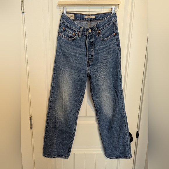 Levi's Ribcage Straight Ankle Jeans - Picture 6 of 9